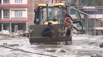 Lũ quét kinh hoàng ở Nepal: Từng giờ chờ tin người mất tích