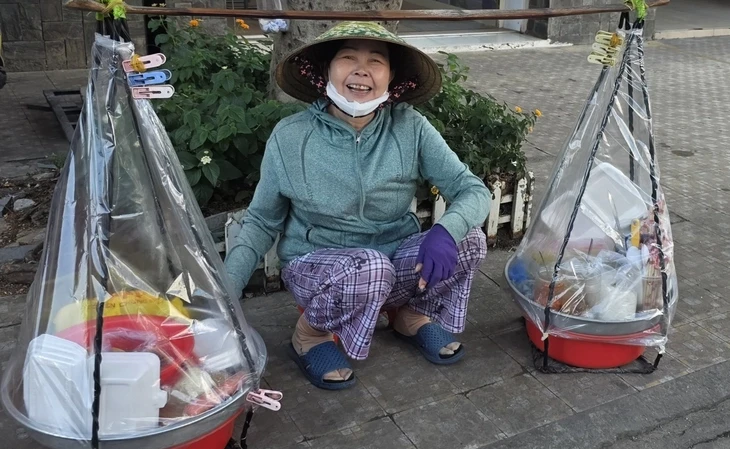 Mưu sinh dưới cái nắng chang chang Mưu sinh dưới cái nắng chang chang
