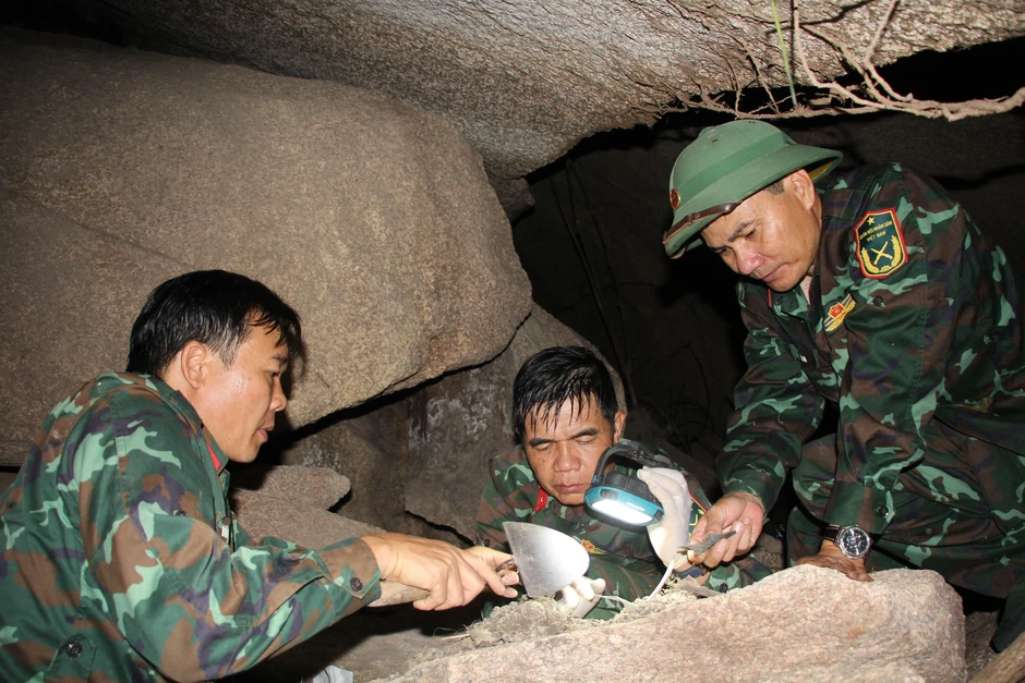 Người chăn bò và 'tiếng gọi' từ hang đá