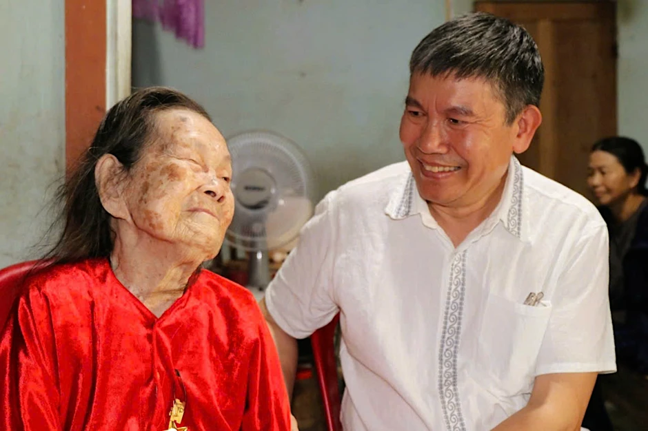 Người con liệt sĩ của hai Mẹ Việt Nam anh hùng Người con liệt sĩ của hai Mẹ Việt Nam anh hùng