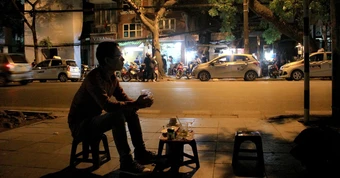 Người trở lại thành phố mưu sinh cũng chênh vênh sau ngày đoàn viên
