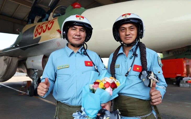 Nhà máy sửa tiêm kích hiện đại Việt Nam - Kỳ 5: Hành trình tự chủ bắt đầu từ ốc vít Nhà máy sửa tiêm kích hiện đại Việt Nam - Kỳ 5: Hành trình tự chủ bắt đầu từ ốc vít