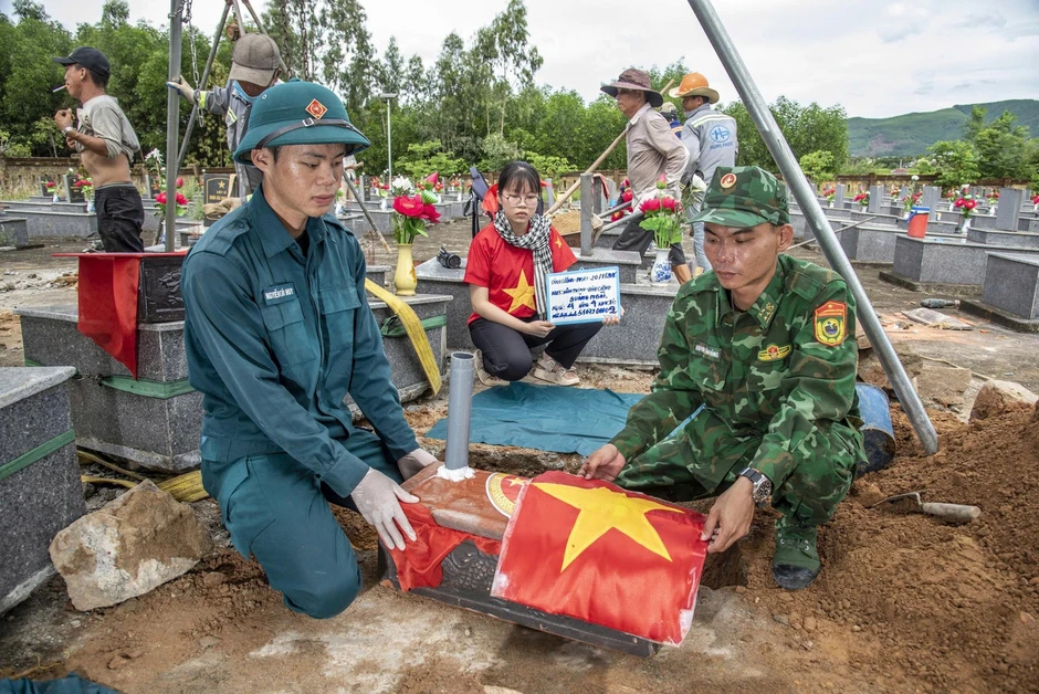 Những người lính ở lại núi Dàng: Mối tình lính DKB và cô y tá
