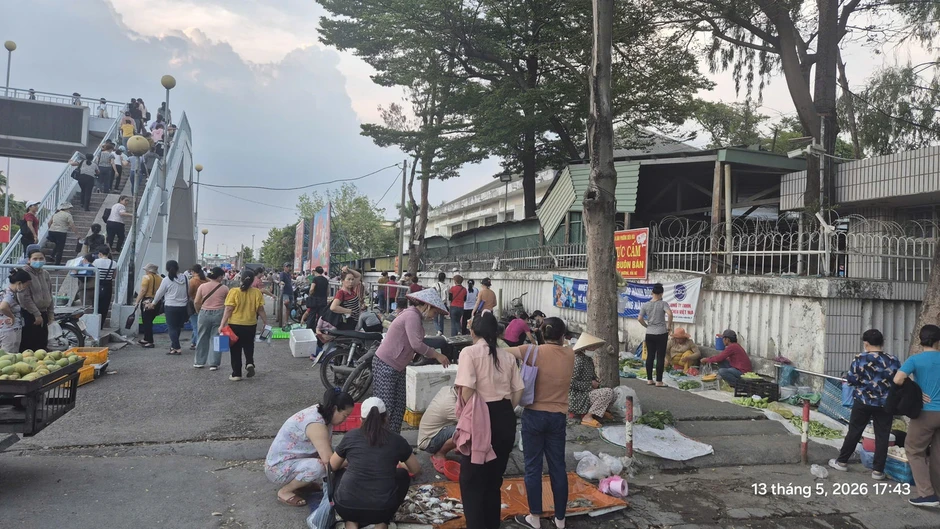 Những phận đời công nhân: Trọ khu ổ chuột ôm mộng đổi đời Những phận đời công nhân: Trọ khu ổ chuột ôm mộng đổi đời