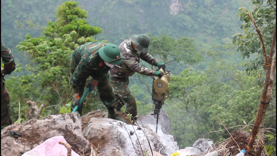 Phá đá tai mèo, đưa các anh trở về từ 'lò vôi thế kỷ' Phá đá tai mèo, đưa các anh trở về từ 'lò vôi thế kỷ'