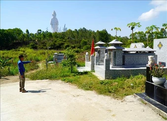 'Phù phép' đất nông nghiệp thành khu an táng, bán tràn lan