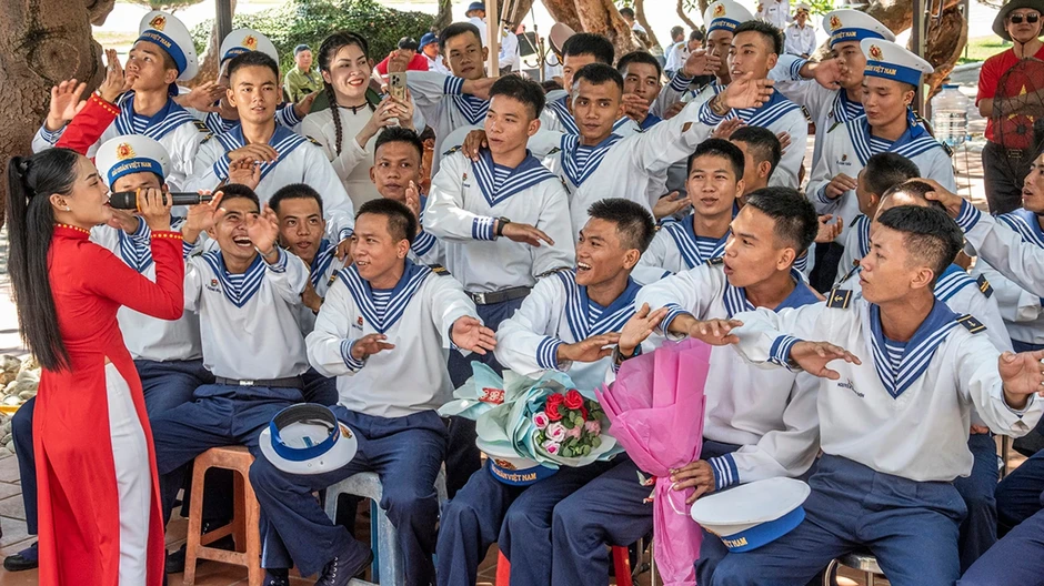 Rám màu lính đảo Trường Sa Rám màu lính đảo Trường Sa
