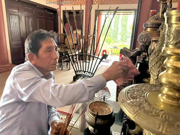 Tháng giêng, viếng đô đốc Bùi Thị Xuân