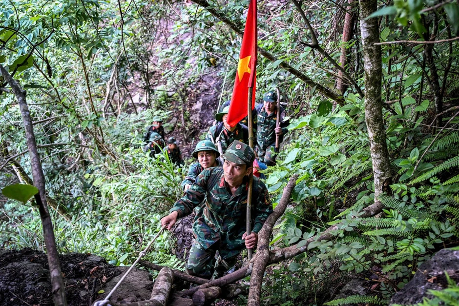Tìm đồng đội dưới "Lò vôi thế kỷ"