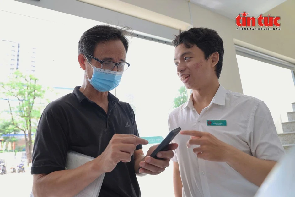 TP Hồ Chí Minh tăng trưởng hai con số - Bài 2: Lấy sự hài lòng của người dân làm thước đo TP Hồ Chí Minh tăng trưởng hai con số - Bài 2: Lấy sự hài lòng của người dân làm thước đo