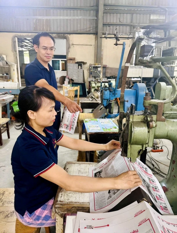 Trắng đêm ở xưởng in báo Công an nhân dân Trắng đêm ở xưởng in báo Công an nhân dân