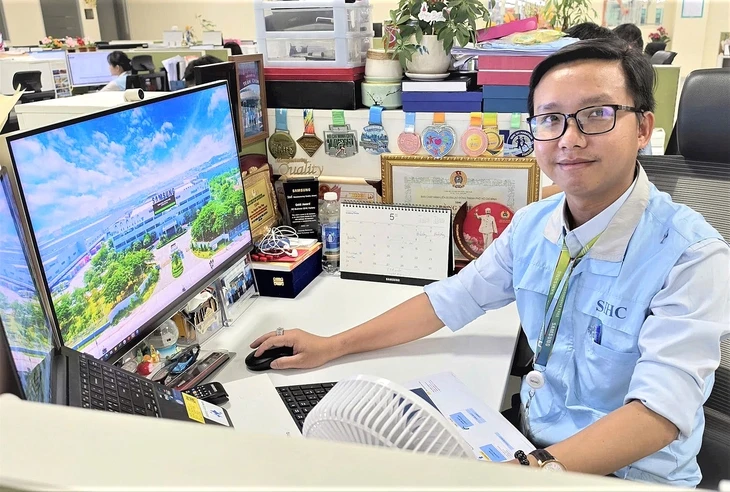 Từ xưởng may đến tiến sĩ Việt dạy AI ở Melbourne Từ xưởng may đến tiến sĩ Việt dạy AI ở Melbourne