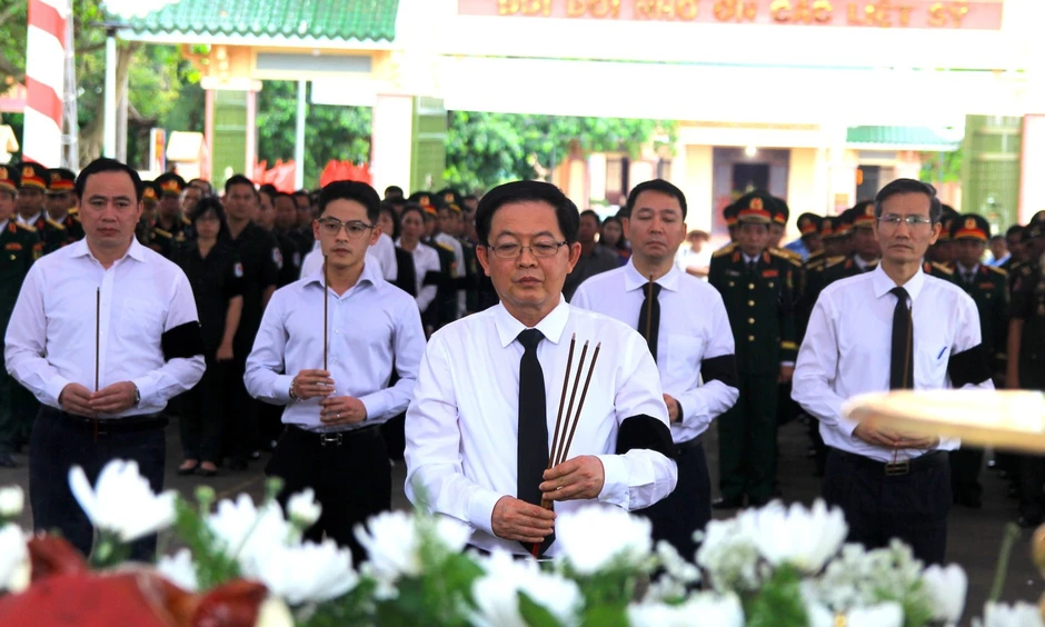 Uống nước nhớ nguồn Uống nước nhớ nguồn