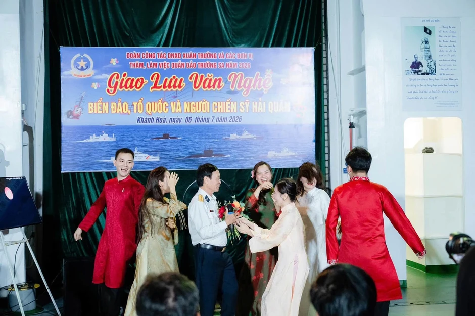 Vang mãi giai điệu Trường Sa Vang mãi giai điệu Trường Sa