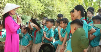 Về quê Bác mùa sen nở