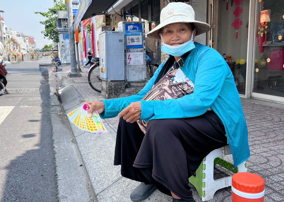 Vòng xoáy 'mua đứt bán đoạn vé số': Nghề đánh cược với trời Vòng xoáy 'mua đứt bán đoạn vé số': Nghề đánh cược với trời