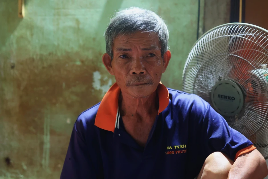 'Xóm vé số xứ Nẫu' ở TP.HCM: Nhận gần 100 triệu đồng, nhiều người bật khóc 'Xóm vé số xứ Nẫu' ở TP.HCM: Nhận gần 100 triệu đồng, nhiều người bật khóc