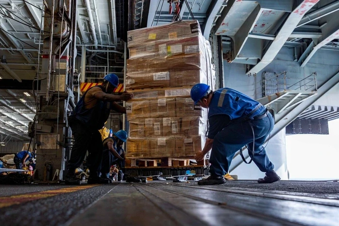 “Cửa” đàm phán Mỹ - Iran khó lường, Mỹ huy động tàu sân bay phong tỏa cảng Iran