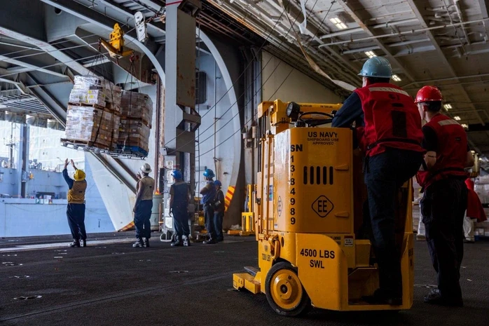 “Cửa” đàm phán Mỹ - Iran khó lường, Mỹ huy động tàu sân bay phong tỏa cảng Iran