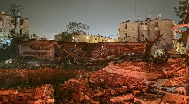 Ẩn ý của Iran khi đánh vào "trái tim hạt nhân" của Israel Ẩn ý của Iran khi đánh vào "trái tim hạt nhân" của Israel