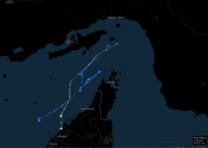 Anh không phong tỏa eo biển Hormuz cùng Mỹ; 2 tàu dầu chạy đua "phá vây" Anh không phong tỏa eo biển Hormuz cùng Mỹ; 2 tàu dầu chạy đua "phá vây"