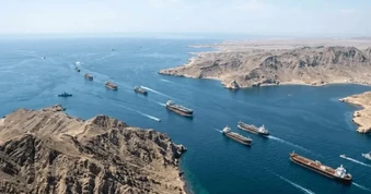 Báo Iran: Tehran và Oman có thể thu phí qua Hormuz trong 2 tuần ngừng bắn