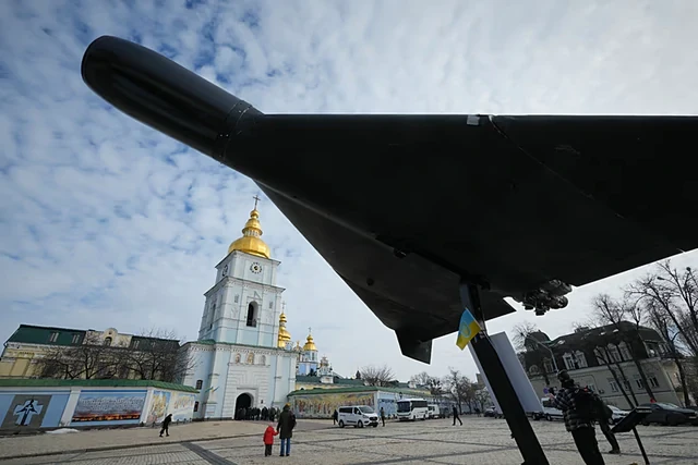 Cắt xuyên cầu “ngọt như dao”, vũ khí kỳ diệu của Nga gây xôn xao: Ukraine chưa từng thấy điều này trước đây Cắt xuyên cầu “ngọt như dao”, vũ khí kỳ diệu của Nga gây xôn xao: Ukraine chưa từng thấy điều này trước đây