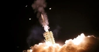 Chiến sự Trung Đông ngày 2-4: Iran phủ "lều lửa" lên Israel, Viện Pasteur Tehran thành đống đổ nát