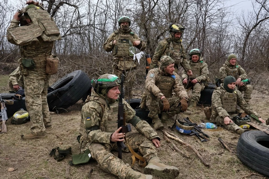 Chiến sự Ukraine 27/6: Kiev thừa nhận mất Konstantinovka, Nga thắng lợi vang dội - Ukraine phản công Zaporizhia và Liman, giành lại hàng loạt vị trí Chiến sự Ukraine 27/6: Kiev thừa nhận mất Konstantinovka, Nga thắng lợi vang dội - Ukraine phản công Zaporizhia và Liman, giành lại hàng loạt vị trí