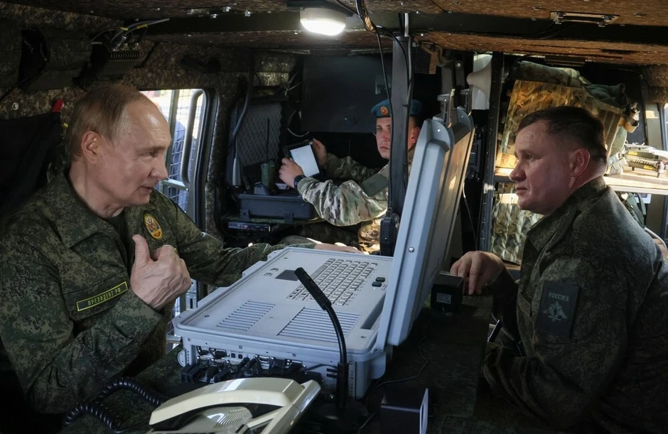 Chiến sự Ukraine 4/7: Nga chiến thắng vang dội, hoàn toàn kiểm soát Konstantinovka, mờ toang cửa vào pháo đài Donbass - Ukraine vỡ trận, tháo chạy hoảng loạn Chiến sự Ukraine 4/7: Nga chiến thắng vang dội, hoàn toàn kiểm soát Konstantinovka, mờ toang cửa vào pháo đài Donbass - Ukraine vỡ trận, tháo chạy hoảng loạn