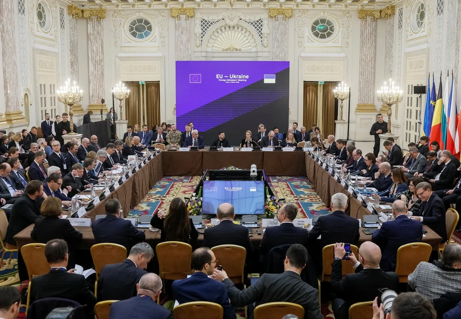 Chiến sự Ukraine ngày 1.518: Nga áp sát 'vành đai pháo đài' Donbass Chiến sự Ukraine ngày 1.518: Nga áp sát 'vành đai pháo đài' Donbass