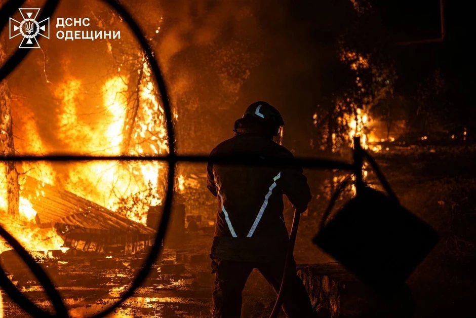 Chiến sự Ukraine ngày 1.530: Kyiv tập kích cảng dầu Nga, Moscow cảnh báo giá năng lượng Chiến sự Ukraine ngày 1.530: Kyiv tập kích cảng dầu Nga, Moscow cảnh báo giá năng lượng