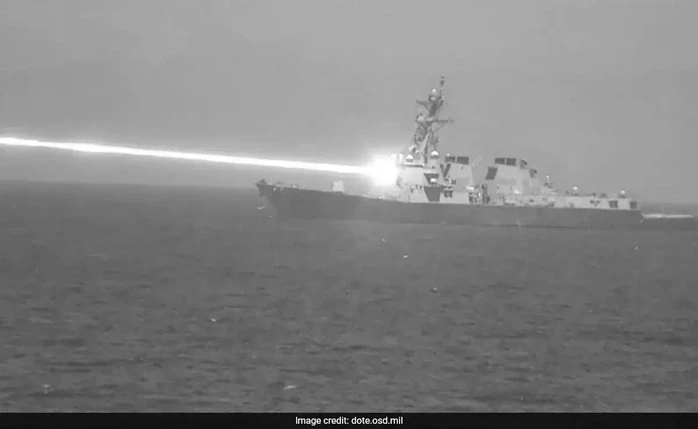 Dàn vũ khí "khủng" làm rung chuyển Trung Đông: "Phòng thí nghiệm" của Mỹ đối đầu Iran Dàn vũ khí "khủng" làm rung chuyển Trung Đông: "Phòng thí nghiệm" của Mỹ đối đầu Iran