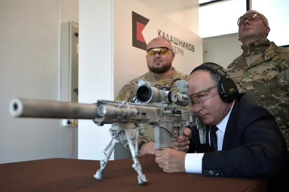 Doanh nghiệp Nga đề nghị Tổng thống Putin cho trang bị vũ khí chống UAV Doanh nghiệp Nga đề nghị Tổng thống Putin cho trang bị vũ khí chống UAV
