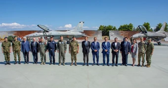 F-16 được trang bị động cơ của máy bay siêu thanh