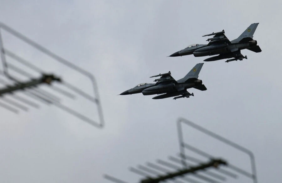 F-16 sẽ thế nào khi không có vũ khí? F-16 sẽ thế nào khi không có vũ khí?