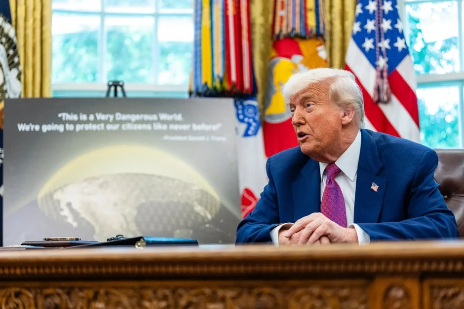 Hệ thống phòng thủ 'Vòm Vàng' của ông Trump đội giá lên 1.200 tỷ USD Hệ thống phòng thủ 'Vòm Vàng' của ông Trump đội giá lên 1.200 tỷ USD