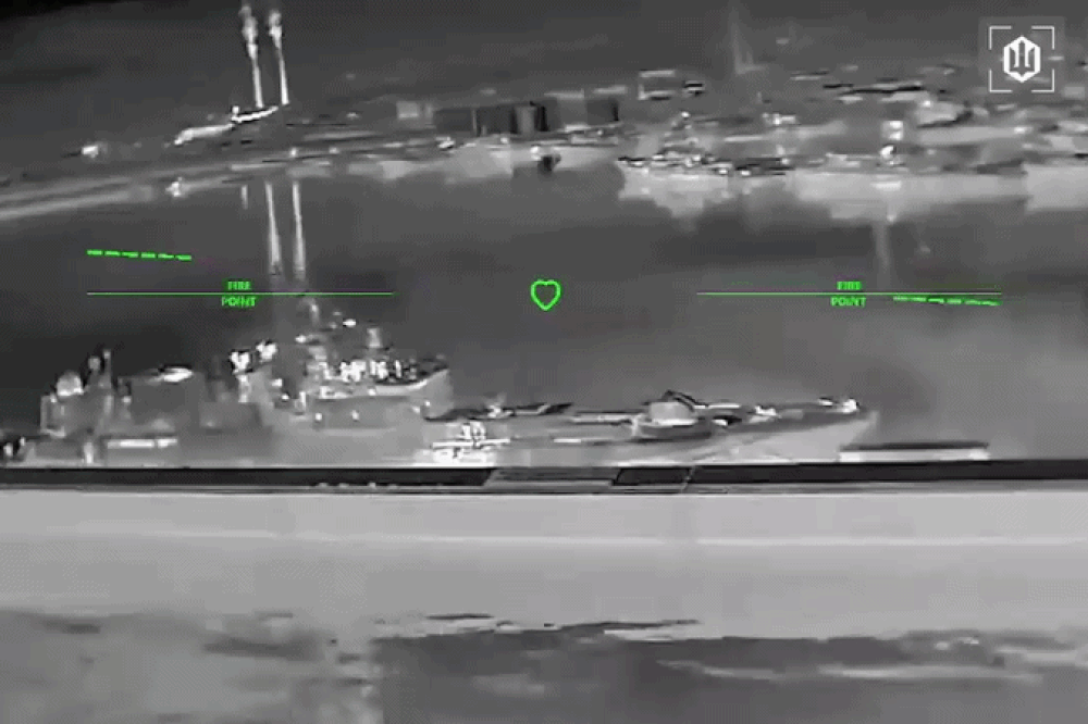 Hình ảnh tàu chiến Nga bị UAV Ukraine tấn công ở cảng Novorossiysk Hình ảnh tàu chiến Nga bị UAV Ukraine tấn công ở cảng Novorossiysk