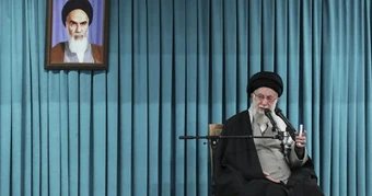 Hơn 30 năm quyền lực của Lãnh tụ Tối cao Iran Ali Khamenei