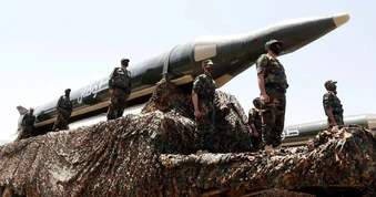 Houthi bắn tên lửa, tuyên bố cấm tàu Israel vào biển Đỏ