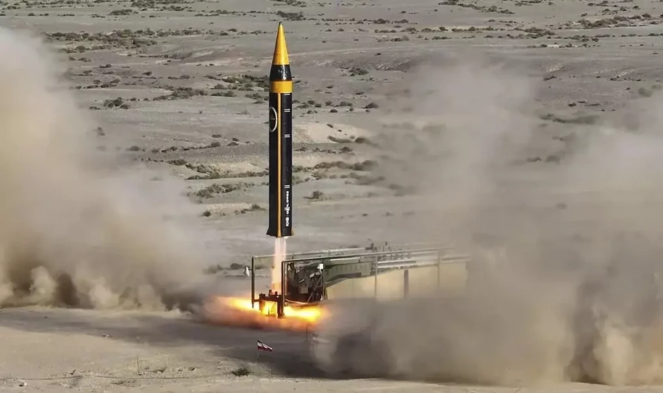 Iran 'bất ngờ tập kích tên lửa đạn đạo' nhằm vào căn cứ Mỹ