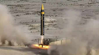 Iran 'bất ngờ tập kích tên lửa đạn đạo' nhằm vào căn cứ Mỹ