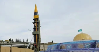 Iran cảnh báo đóng mọi tuyến huyết mạch vận tải năng lượng khu vực