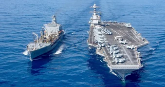 Iran cảnh báo nhóm tàu sân bay Mỹ, Israel phá hủy máy bay cố lãnh tụ Ali Khamenei