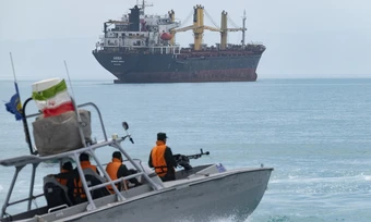 Iran dọa bóp nghẹt biển Đỏ nếu Mỹ đổ quân chiếm đảo