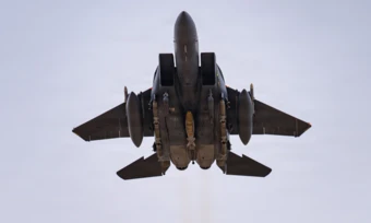 Iran 'đổi mới phòng không' để hạ tiêm kích F-15E Mỹ