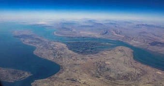 Iran lên tiếng về loạt vụ nổ ở đảo "tàu sân bay không thể chìm"