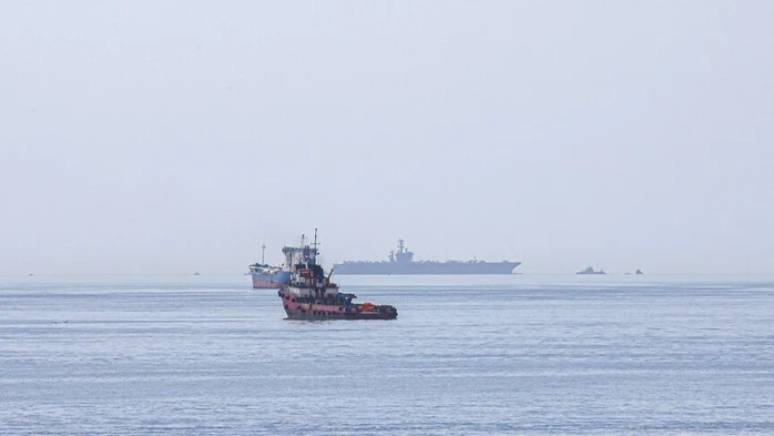 Iran nổ súng cảnh cáo tàu khu trục Mỹ, Lầu Năm Góc chặn tàu ở Ấn Độ Dương Iran nổ súng cảnh cáo tàu khu trục Mỹ, Lầu Năm Góc chặn tàu ở Ấn Độ Dương