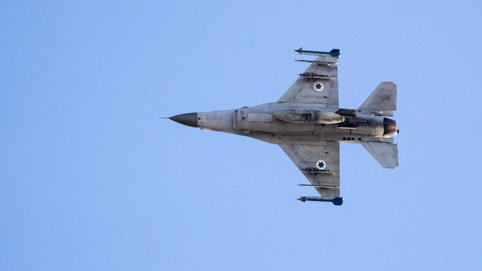Iran nói bắn trúng F-16 Israel, hạ 200 mục tiêu