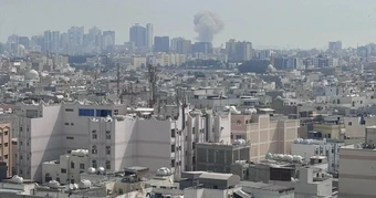 Iran tấn công trả đũa luôn và, căn cứ hải quân Mỹ ở Bahrain trúng đạn - Phòng không Israel khai hoả dồn dập